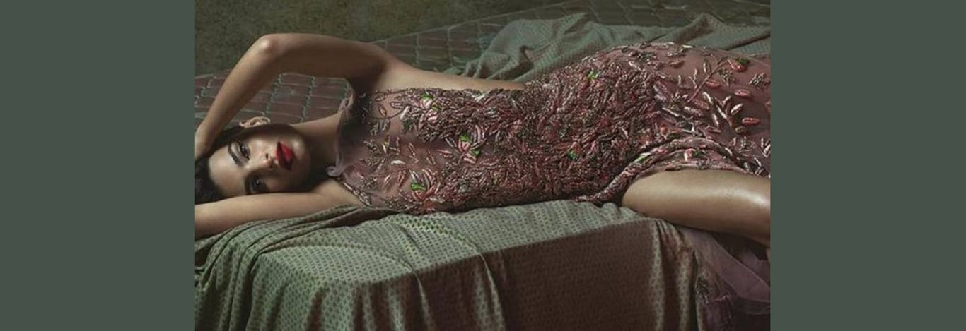 Emily Ratajkowski Dresses…Replicate Her Sultry Style