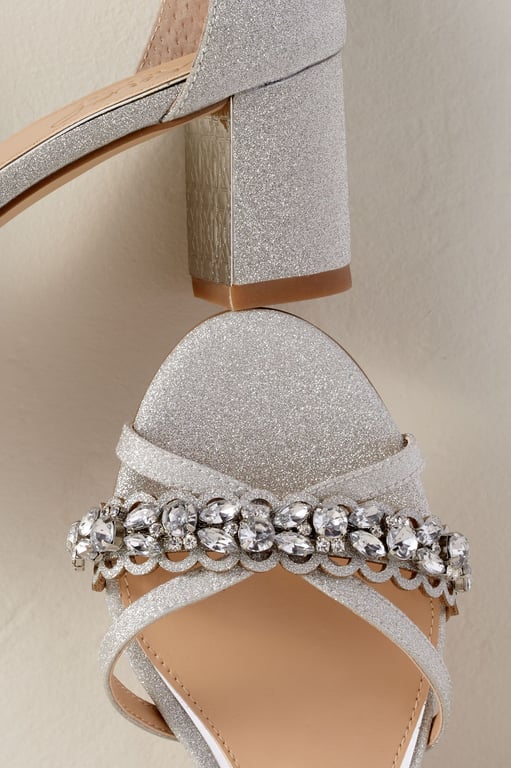 shoes with toes cut out