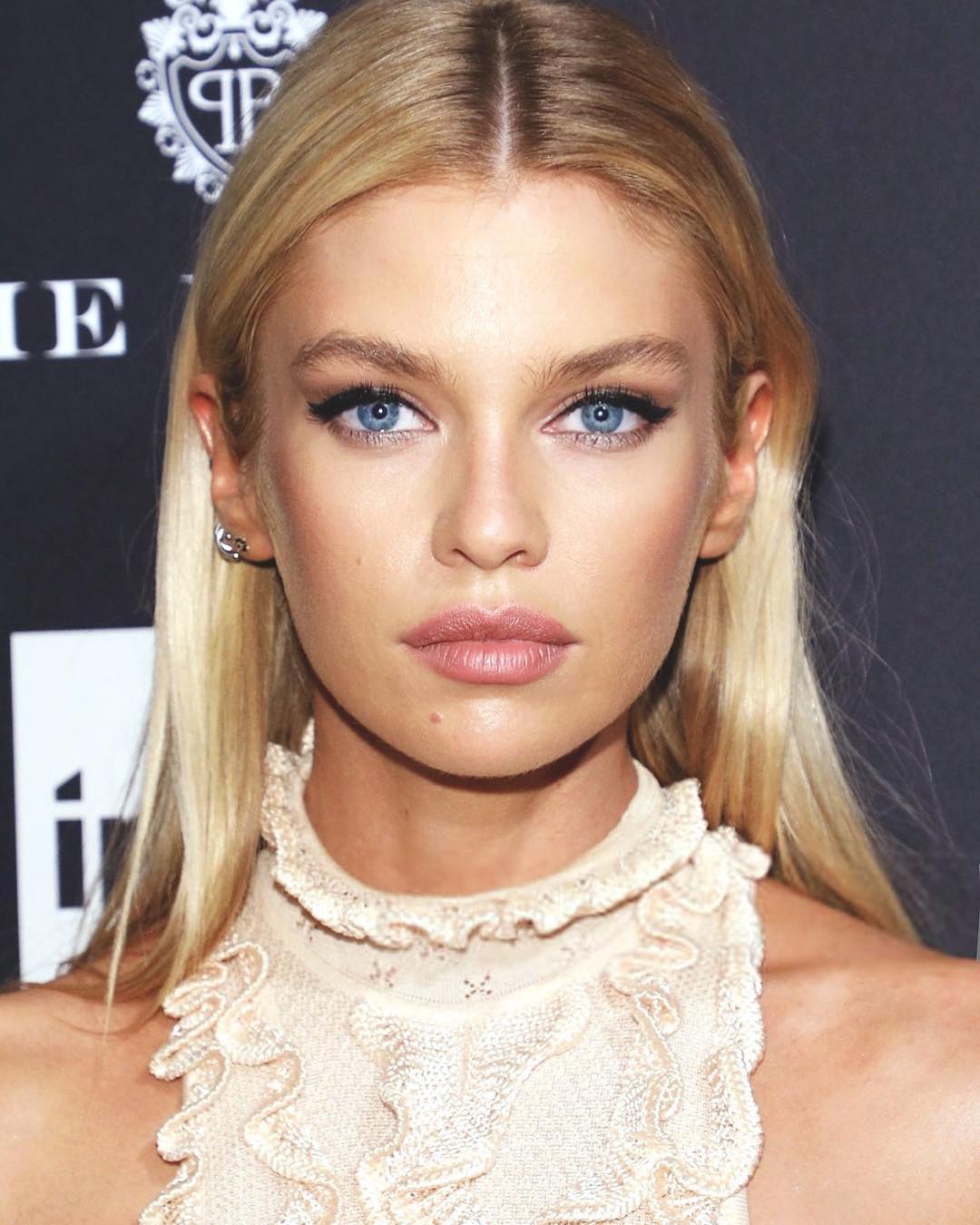 We Love Her Dresses… How To Dress Like Stella Maxwell