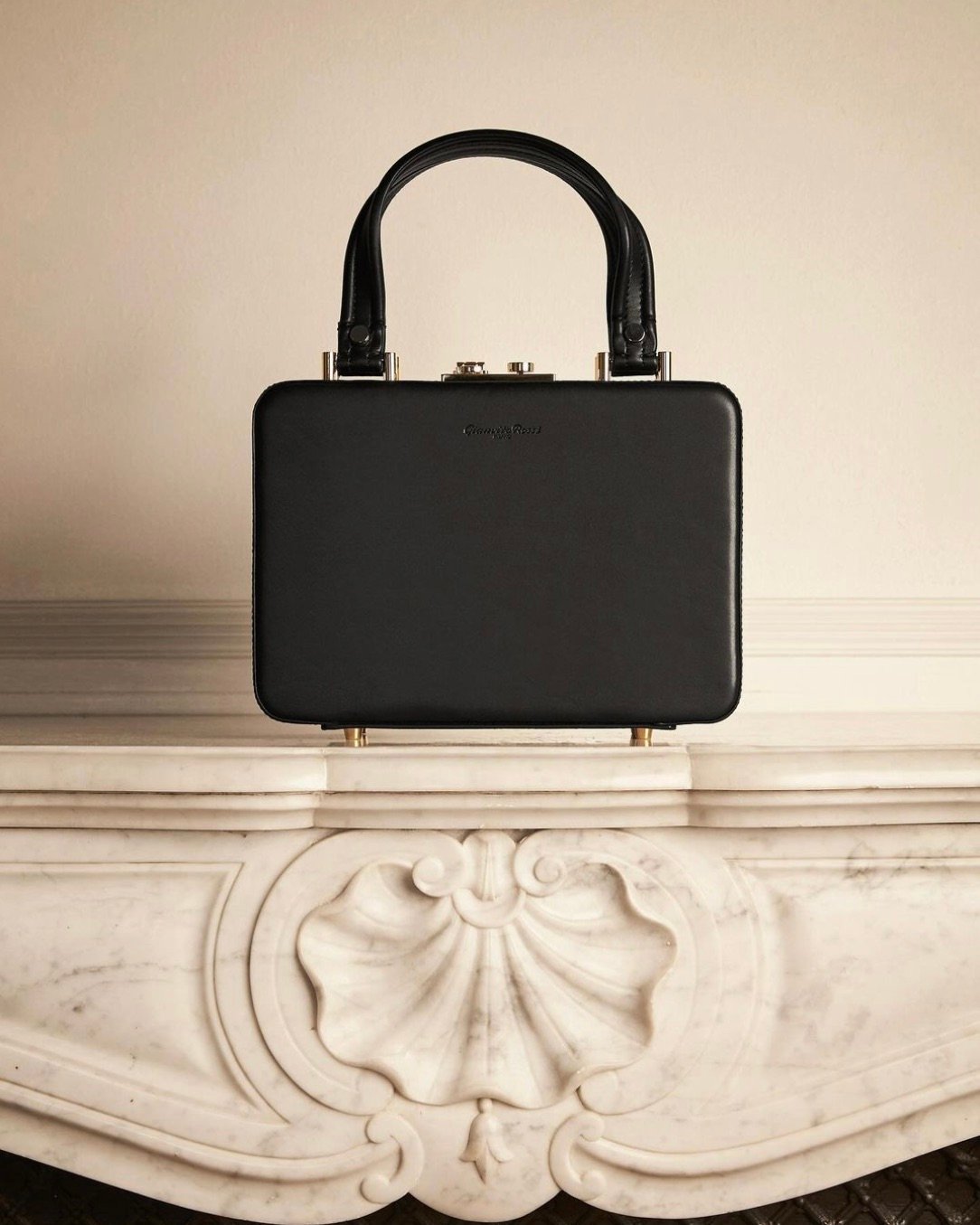 These Modern And Chic Bags Are Every Minimalist’s Dream