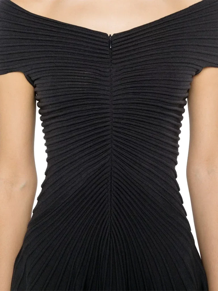 Off-Shoulder Sculpting Line Flared Wool Mini Dress Full Size Image 4