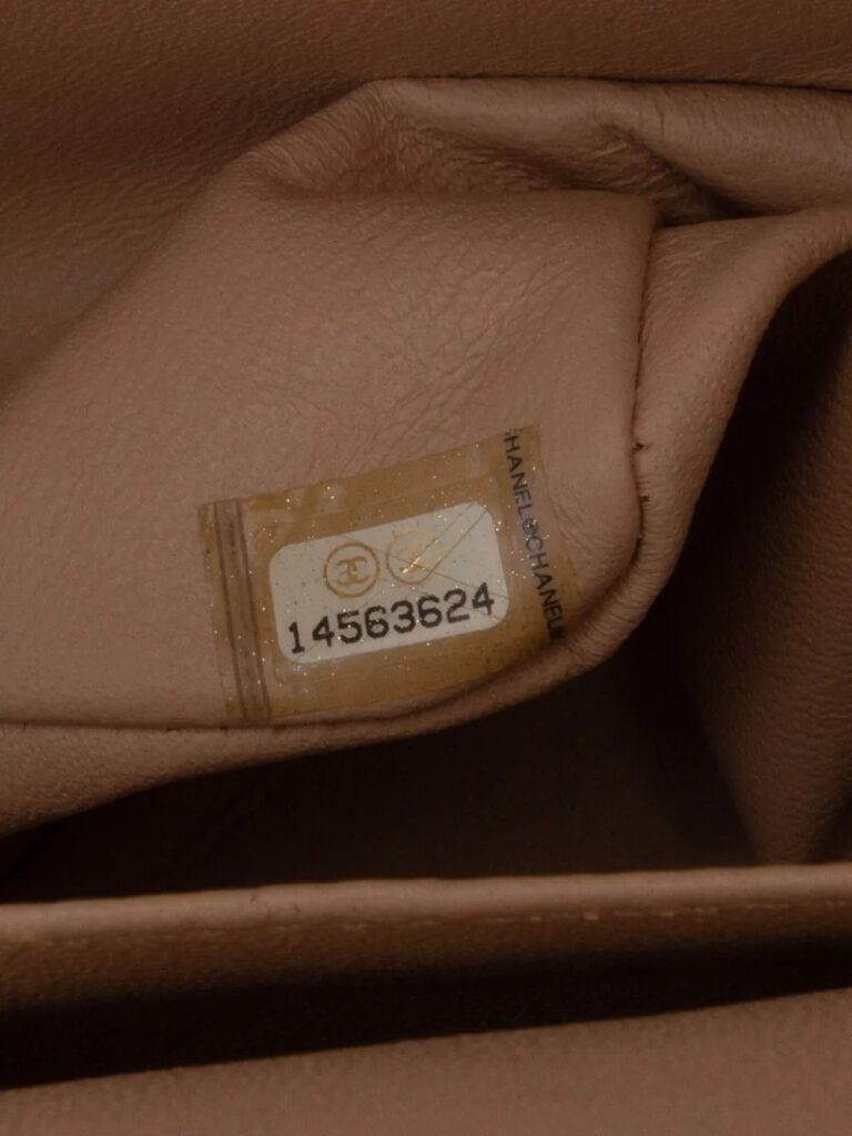 Jumbo Classic Caviar Double Flap Shoulder Bag Full Size Image 6