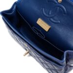 Medium Classic Double Flap Shoulder Bag Thumbnail 2