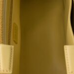 Medium Galleria Leather Tote Bag Thumbnail 3