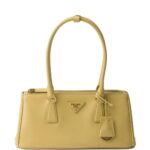 Medium Galleria Leather Tote Bag Thumbnail 1