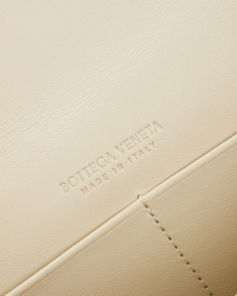 Andiamo Slim Pouch Full Size Image 6