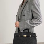 The Hudson Textured-leather Tote Thumbnail 5