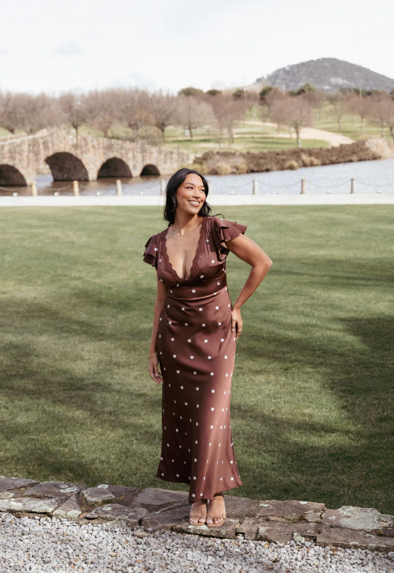 What to Wear to a Fall Wedding: Dress Styles That Nail the Autumn Vibe